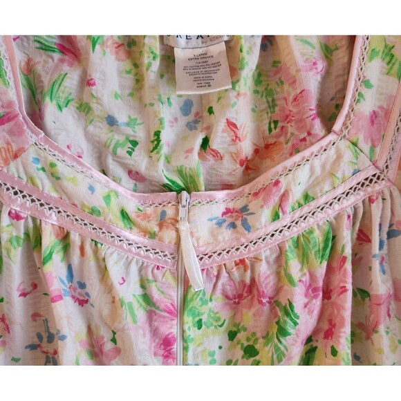 Celestial Dreams Housecoat Size XL Floral Short Sleeve Full Zip Grannycore Robe - Picture 3 of 6